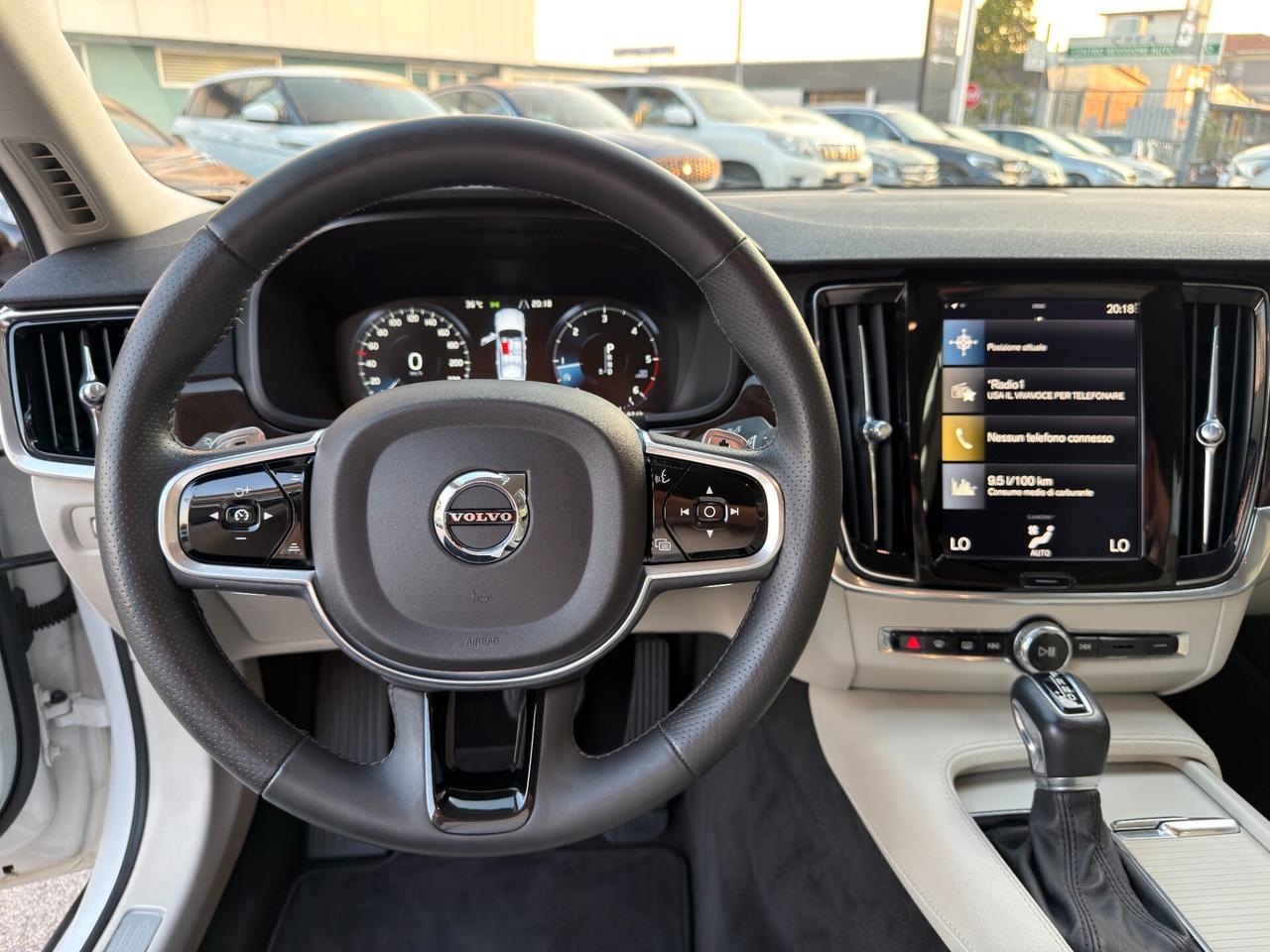 Volvo S90 D5 AWD Geartronic Momentum