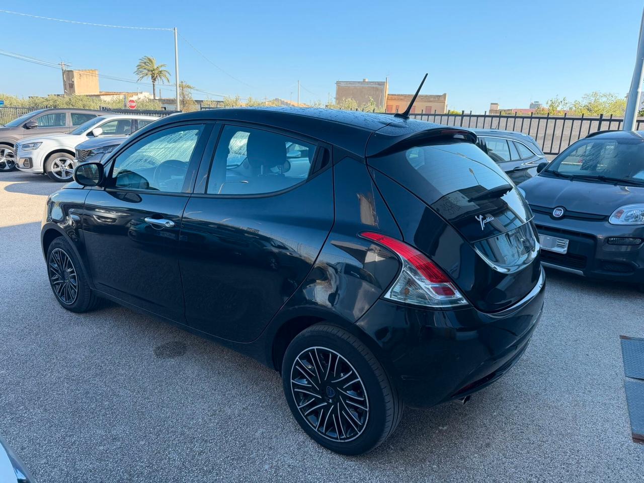 Lancia Ypsilon 1.0 FireFly 5 porte S&S Hybrid Gold