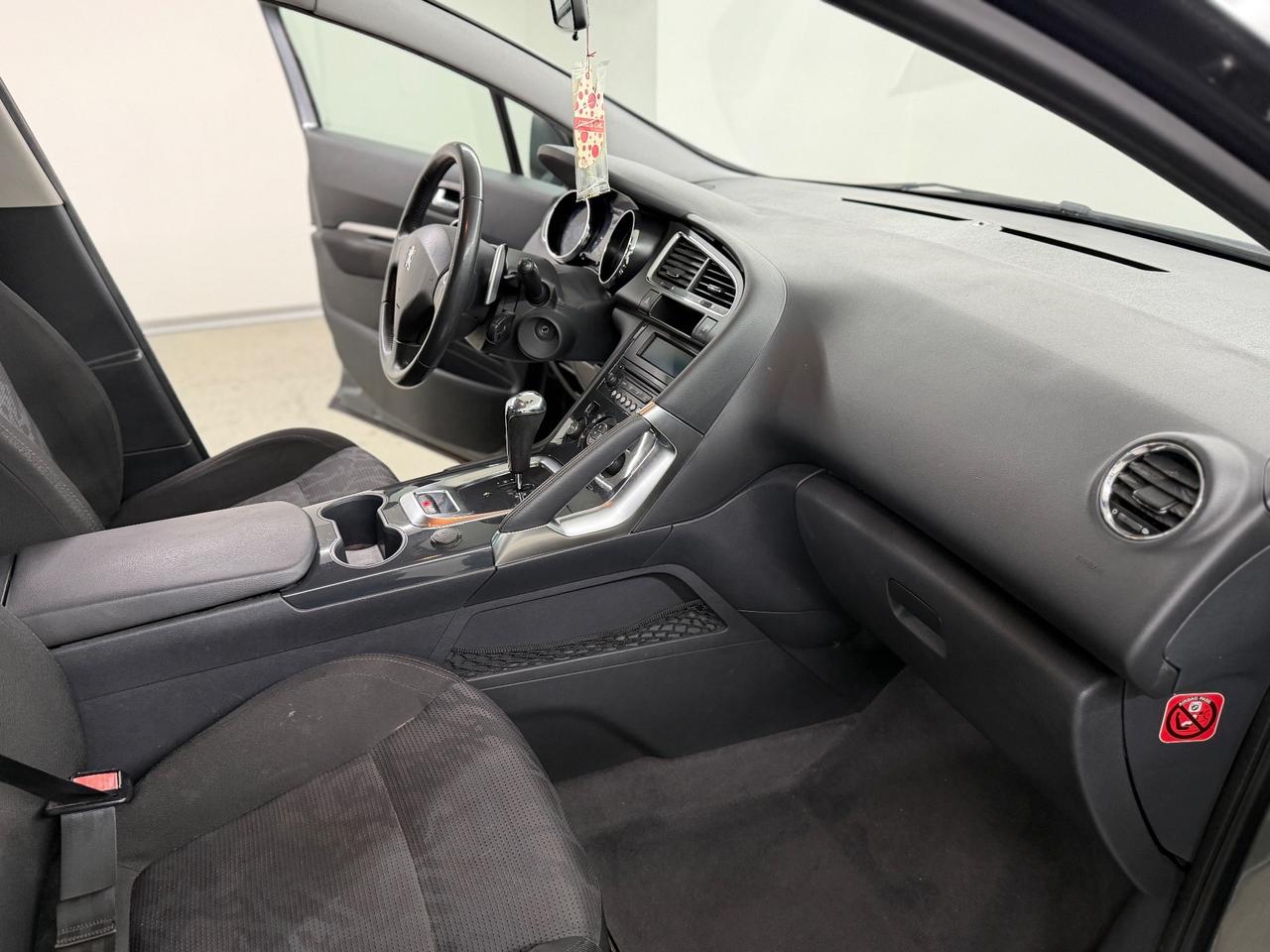 Peugeot 3008 CAMBIO AUTOMATICO (anno 2011)