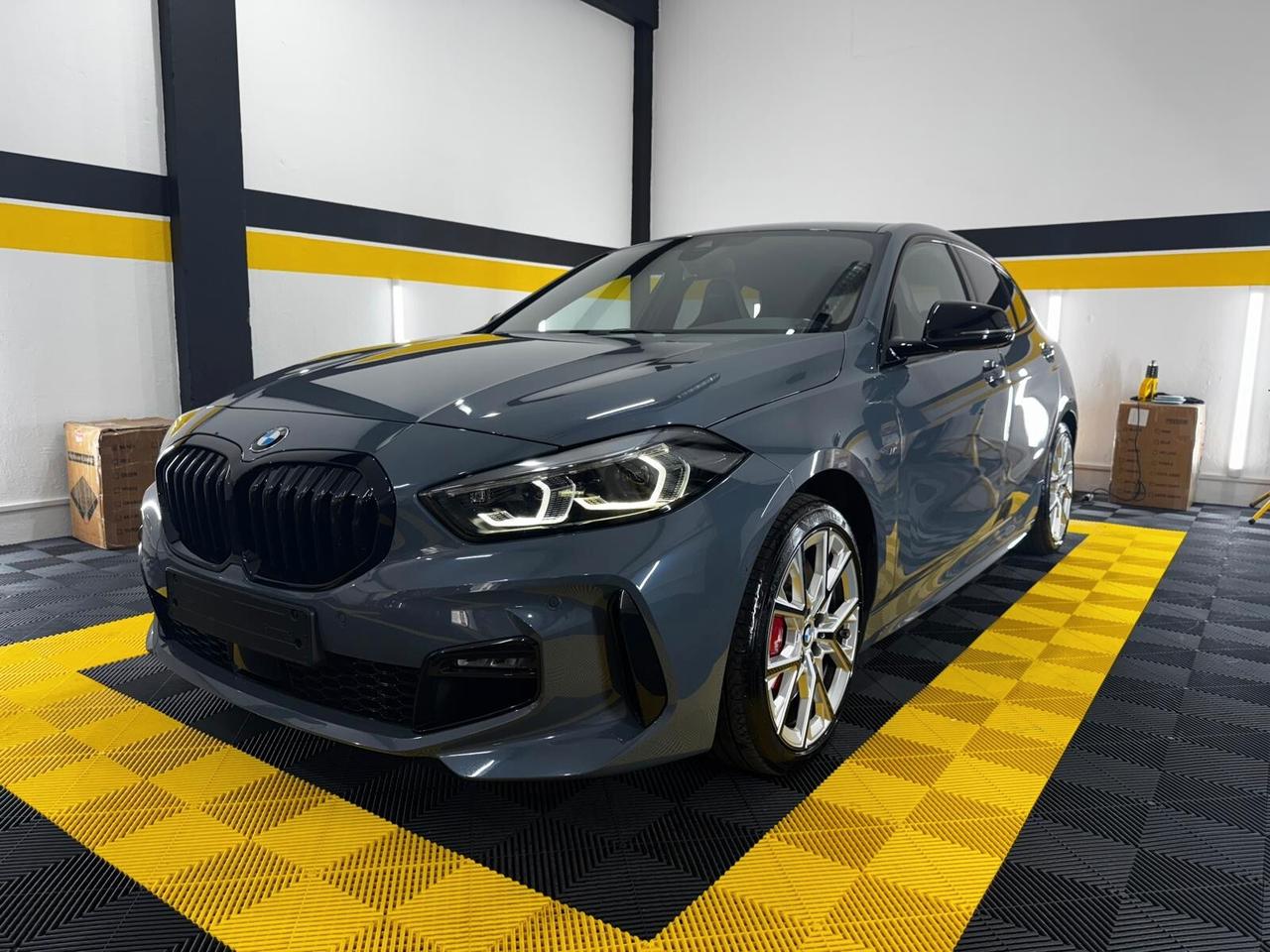 Bmw 118 118d 5p. Msport