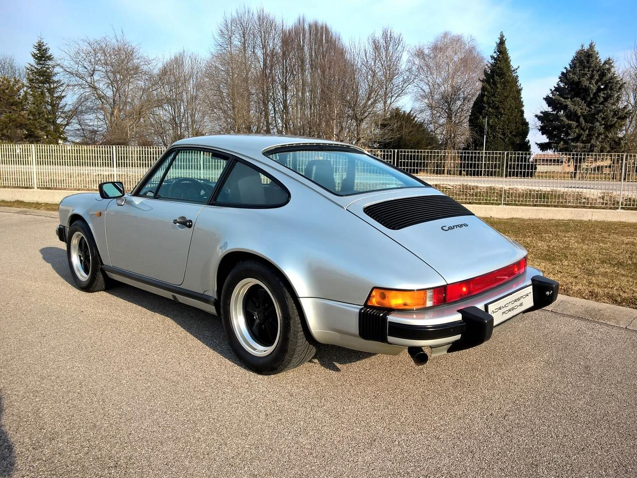 Porsche 911 Carrera 3.2 Coupé G50
