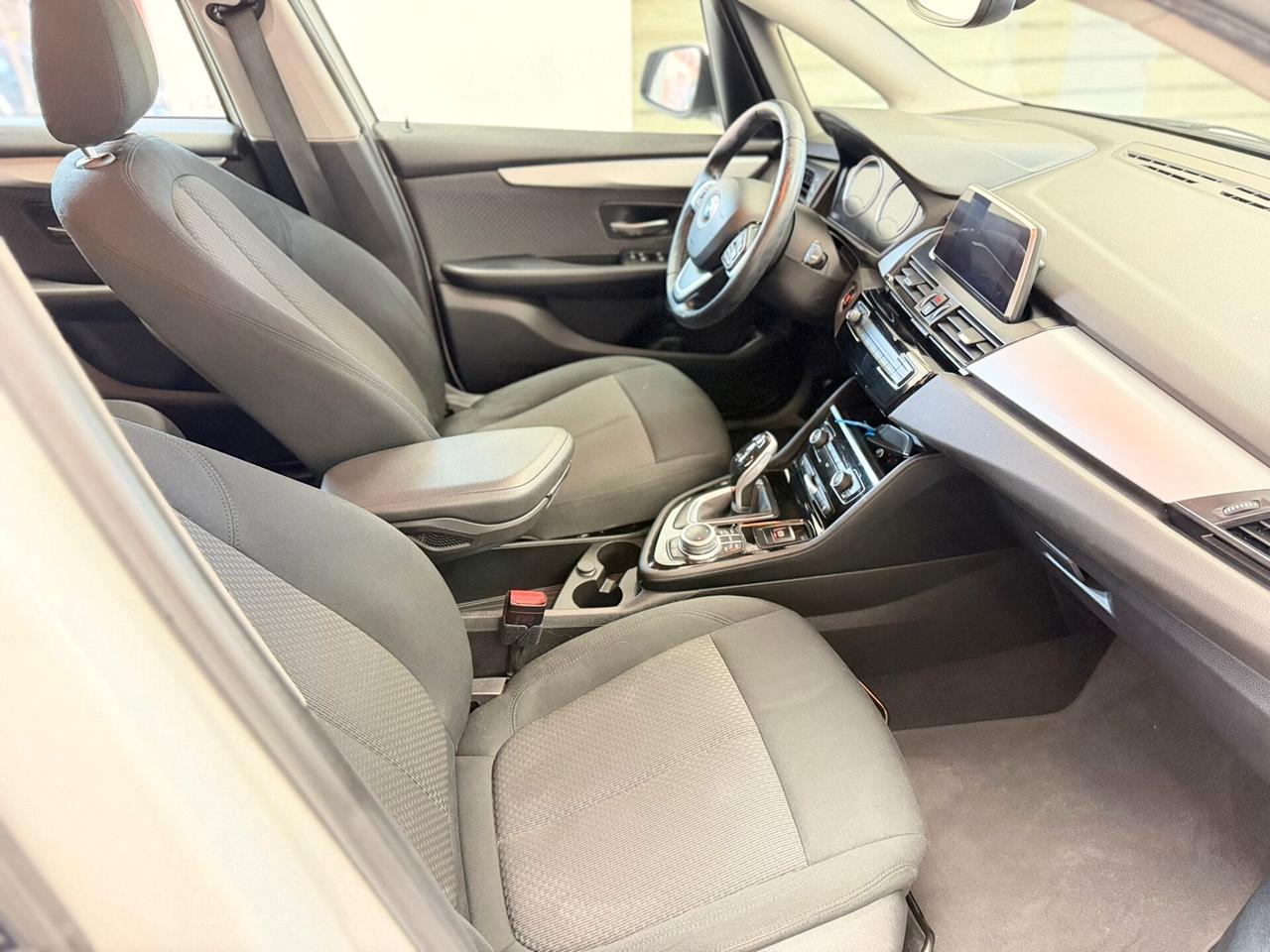 Bmw 2er Active Tourer 220d Luxury aut.