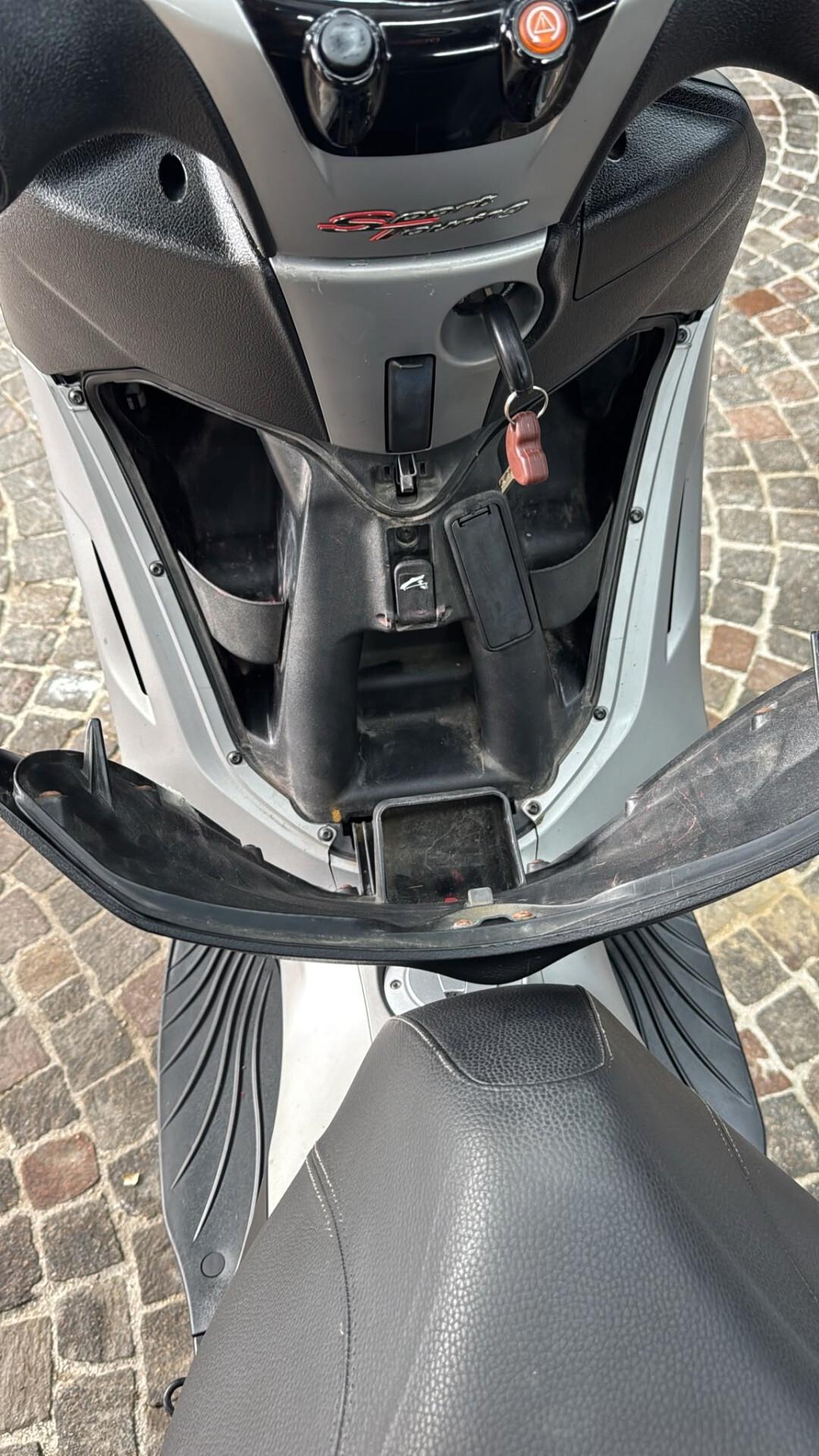 Piaggio Beverly 350 Base DK 57929