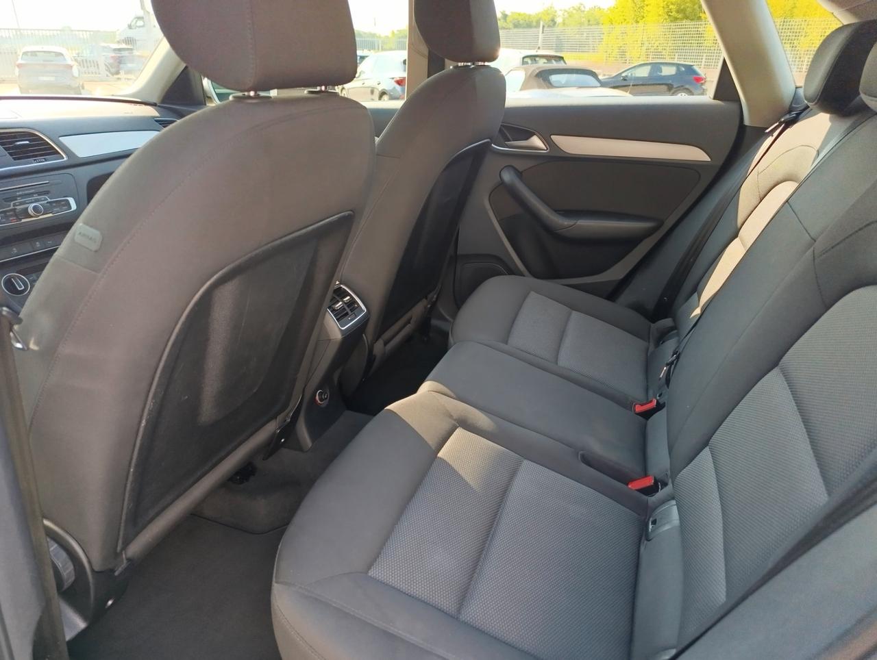 Audi Q3 2.0 tdi Business 120cv s-tronic