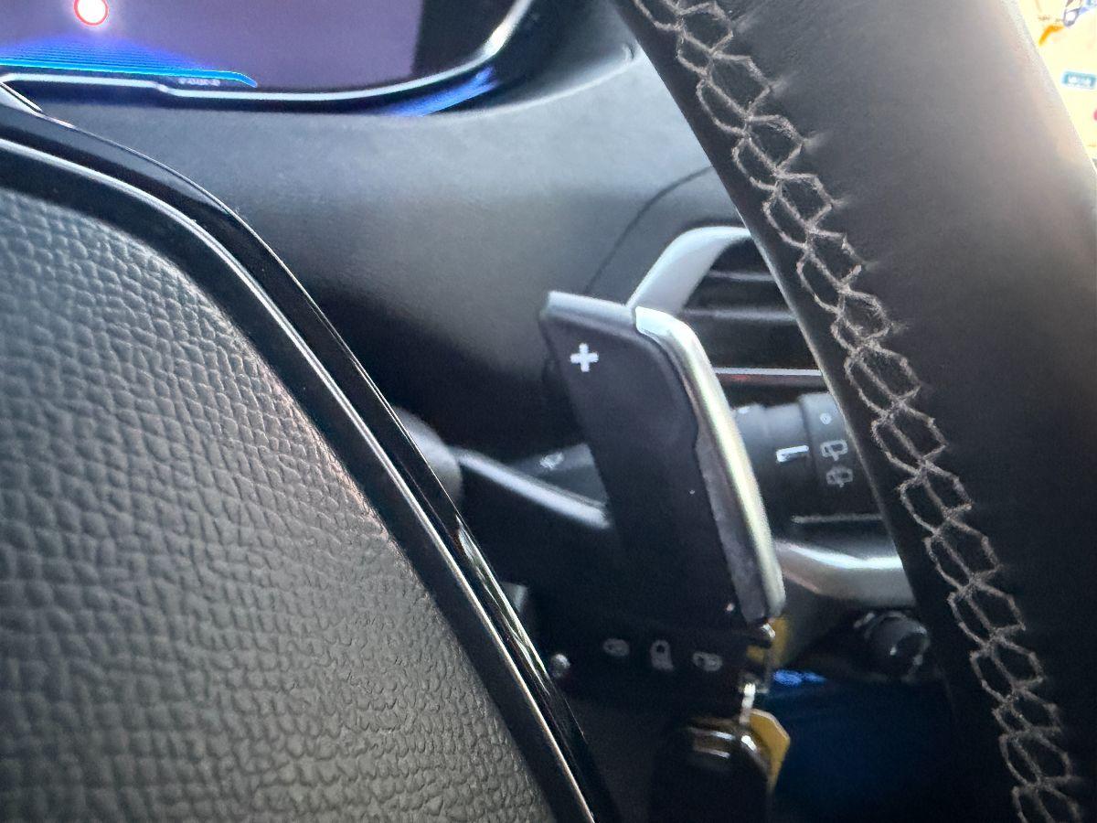 PEUGEOT - 3008 - BlueHDi 120 EAT6 S&S Allure