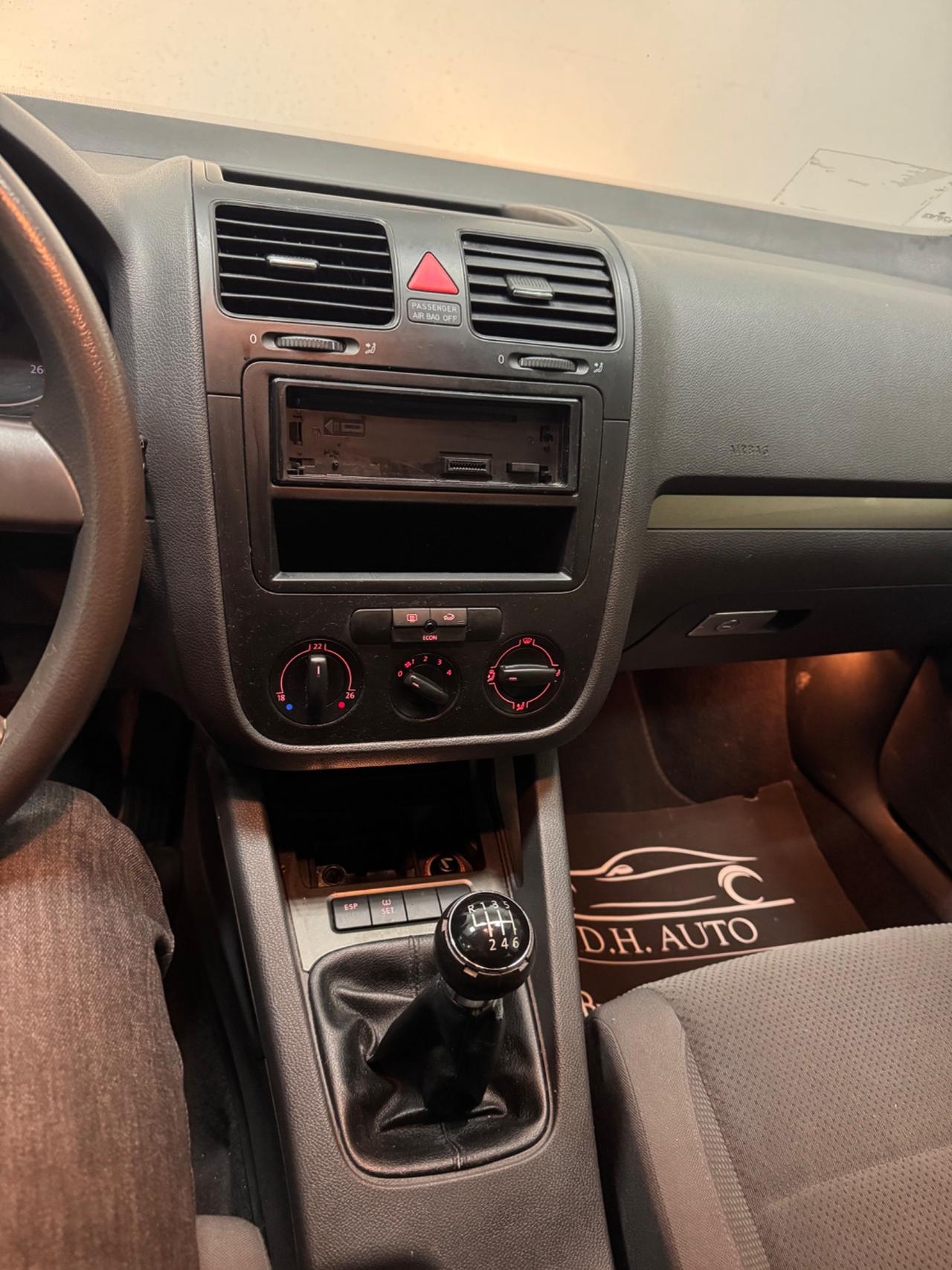 Volkswagen Golf 1.6 16V FSI 5p. Sportline