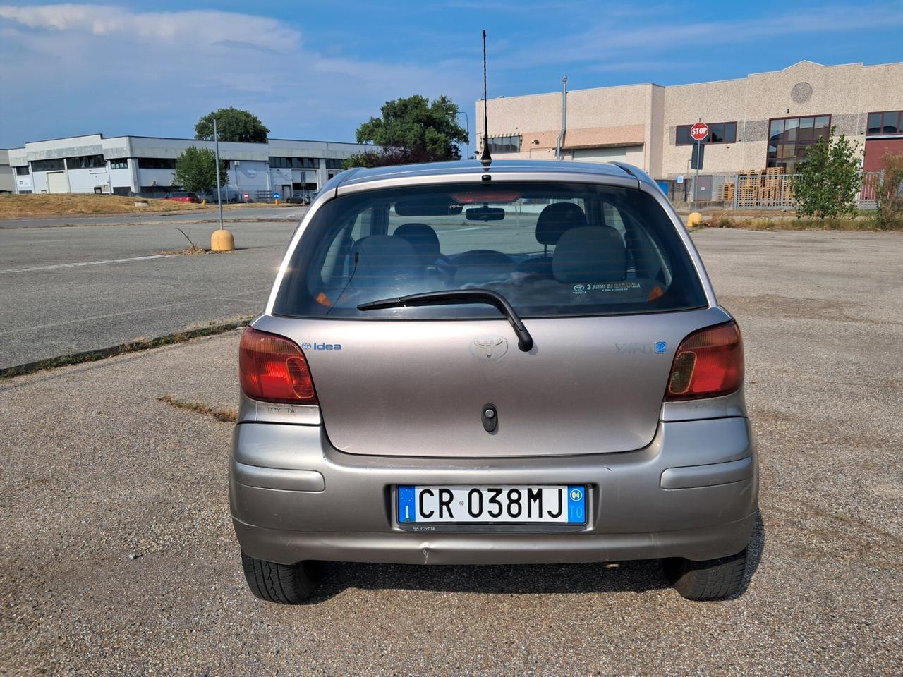 TOYOTA YARIS BENZINA