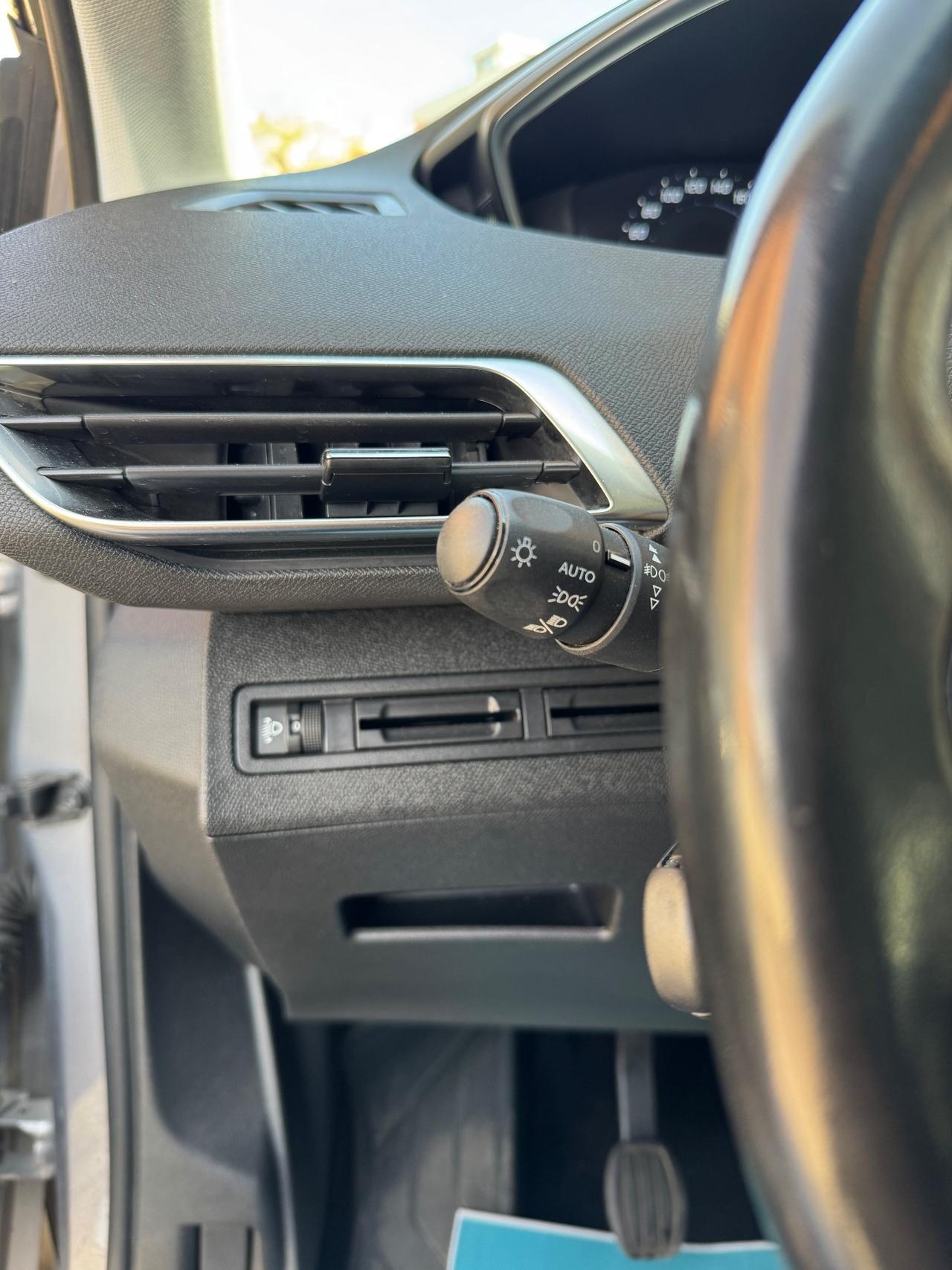 Peugeot 3008 BlueHDi 130 S&S Business