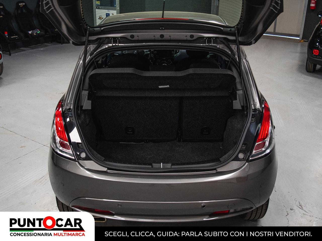 Lancia Ypsilon 1.0 FireFly 5 porte S&S Hybrid Platino