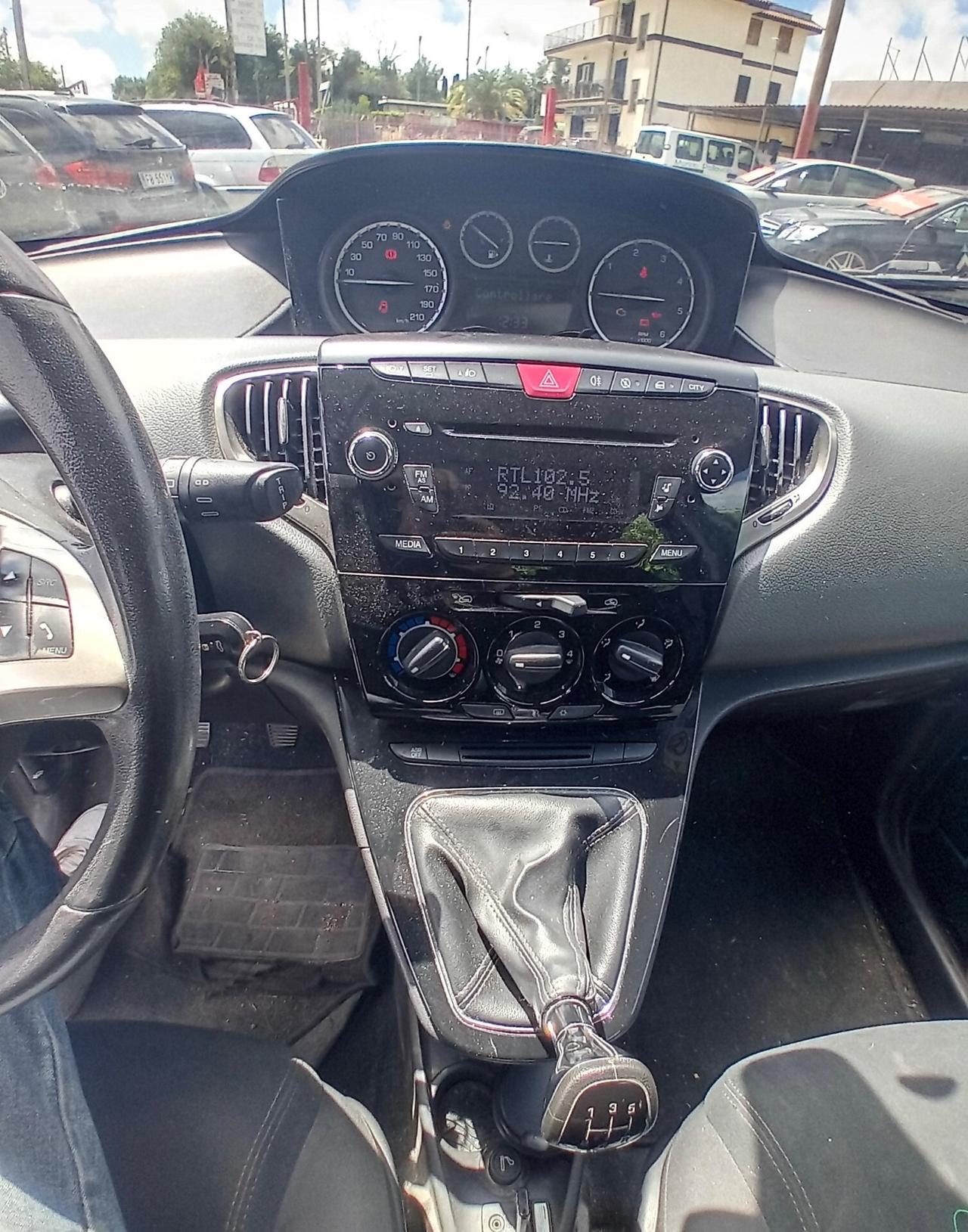 Lancia Ypsilon 1.3 MJT 16V 95 CV 5 porte Gold