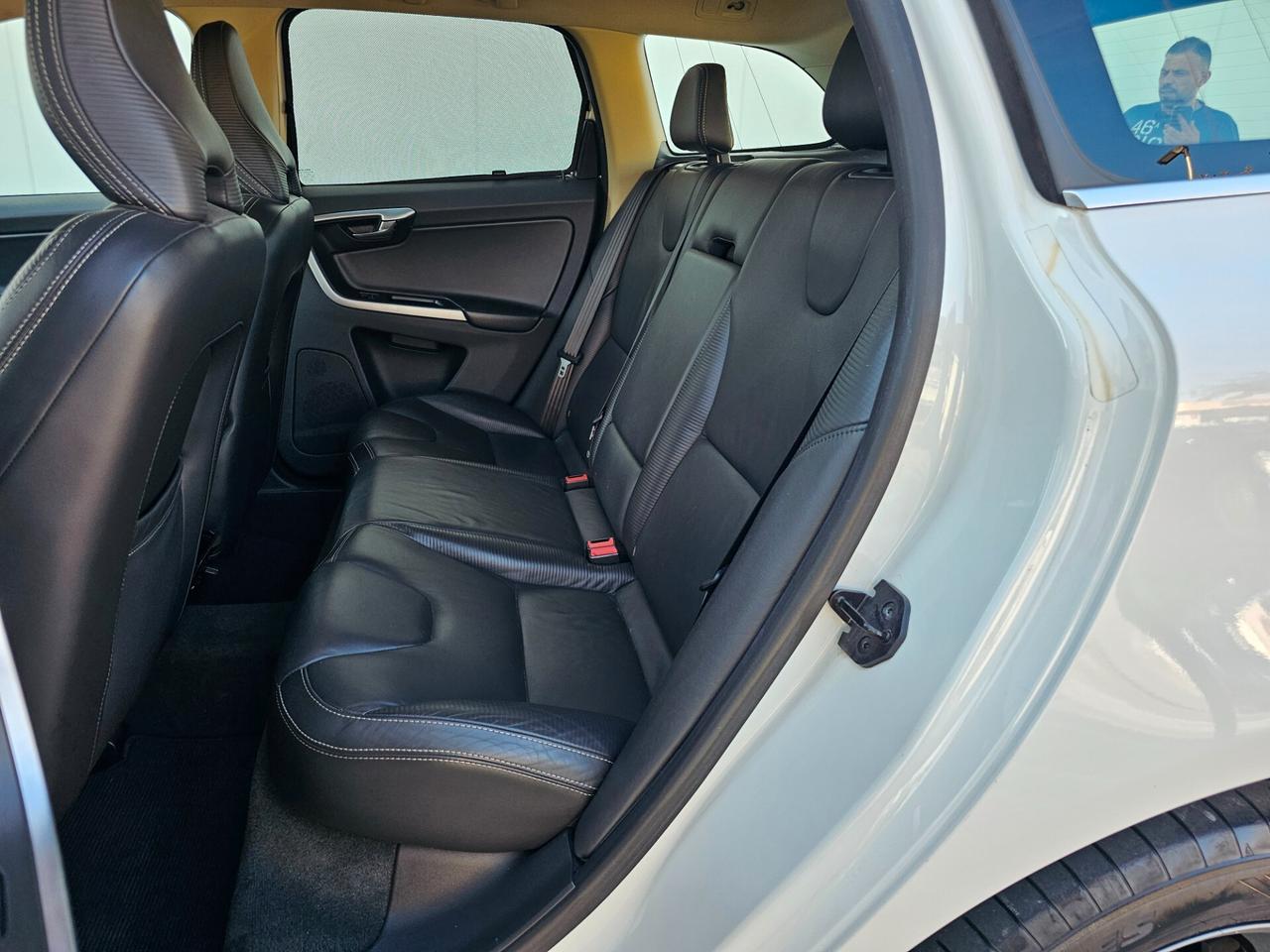 Volvo XC 60 XC60 D5 AWD R-design