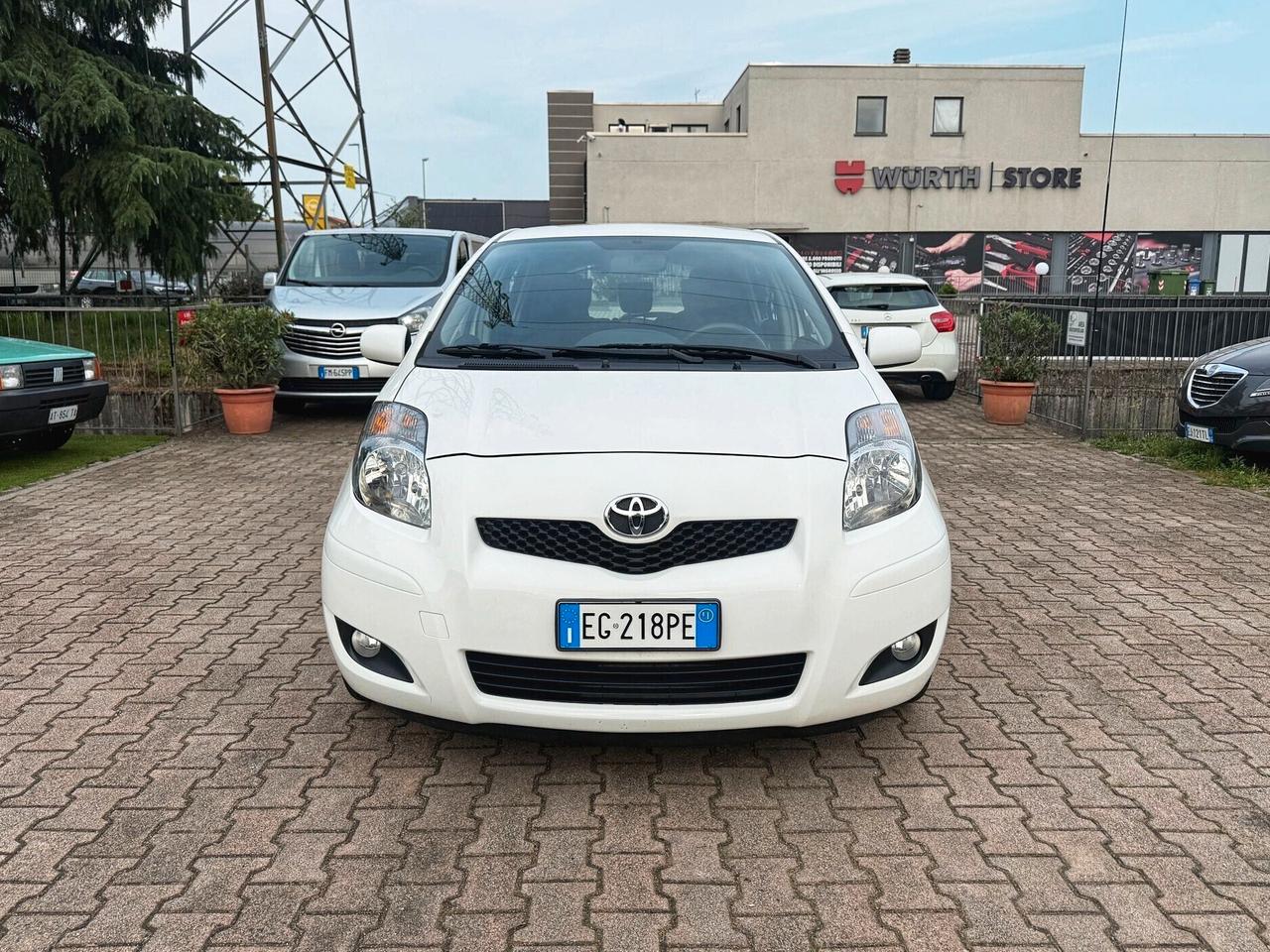Toyota Yaris 1.3 5 porte Sol OK NEOPATENTATI