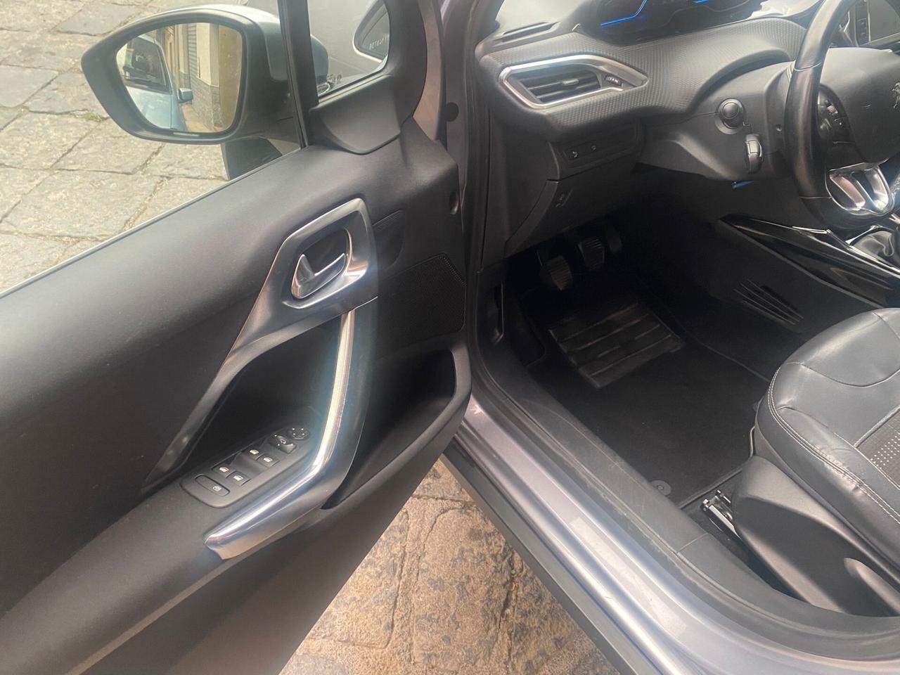 Peugeot 2008 BlueHDi 120 S&S Allure