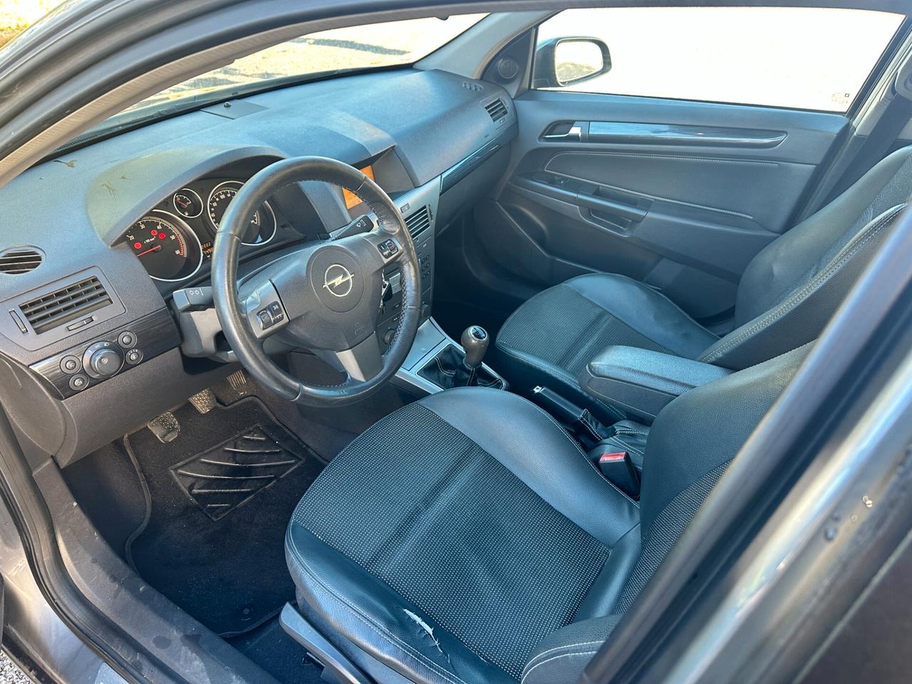 Opel Astra 1.9 16V CDTI 150CV 5 porte Cosmo Sport