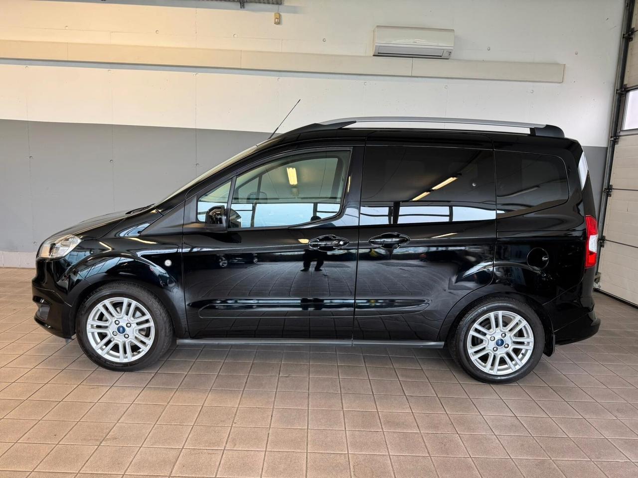 Ford Tourneo Courier 1.0 EcoBoost 100 CV Titanium
