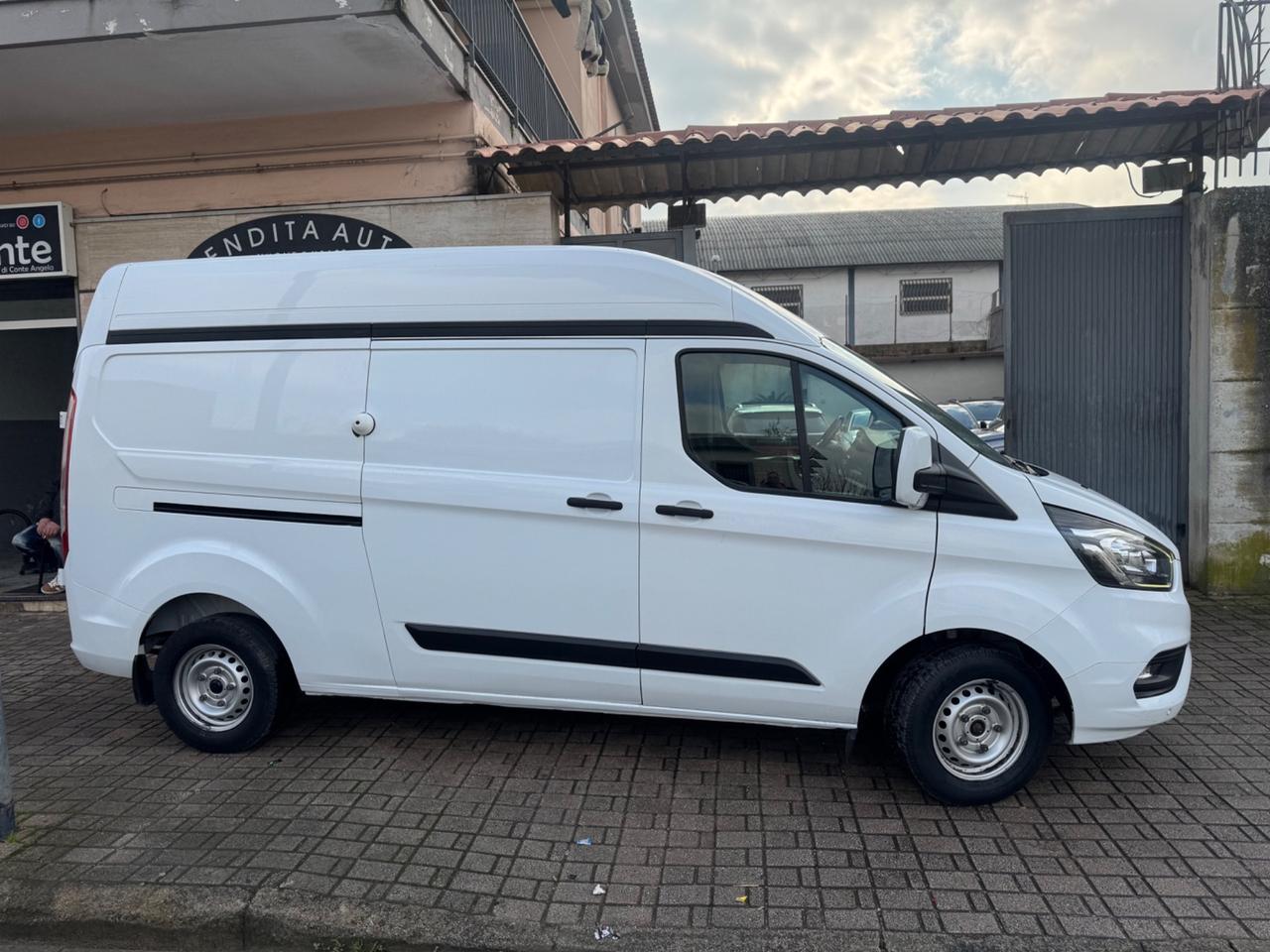 Ford Transit Custom Transit Custom 300 2.0 EcoBlue Hybrid 130 PC Furg. Titanium