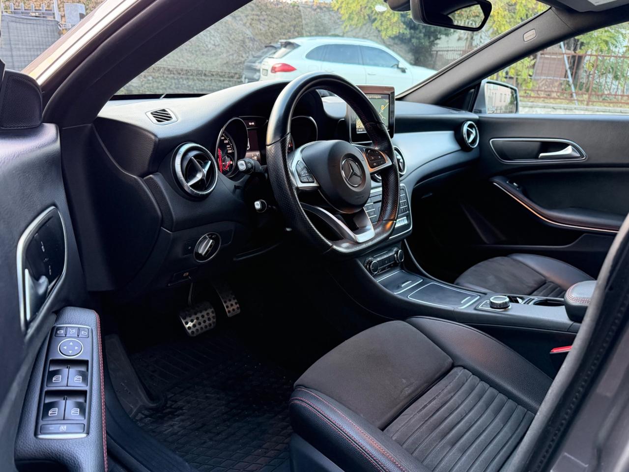Mercedes-benz CLA 180 180d PREMIUM PACK RETROCAMERA SENSORI PELLE