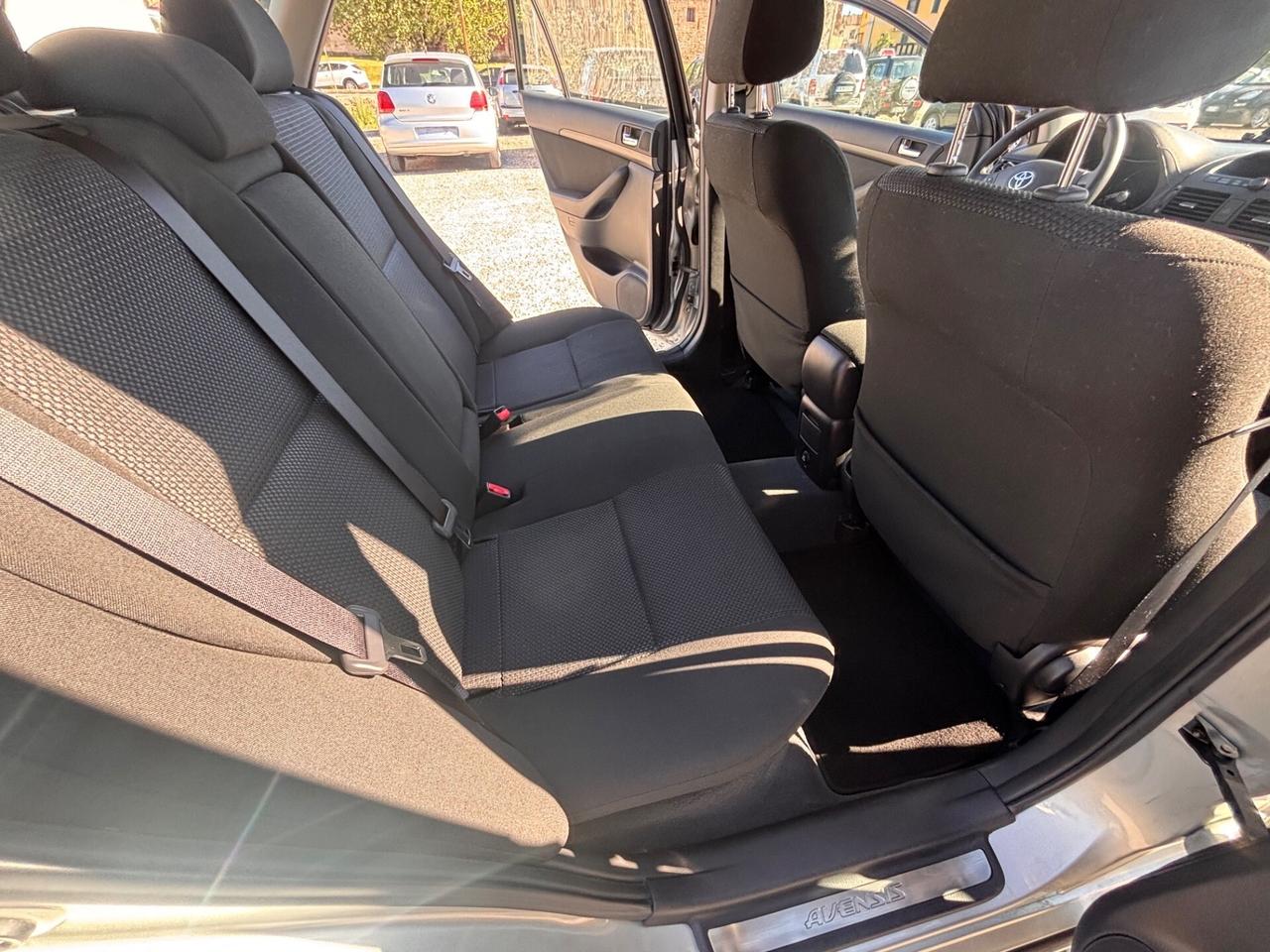 Toyota Avensis 2.0 D-4D 16V Station Wagon