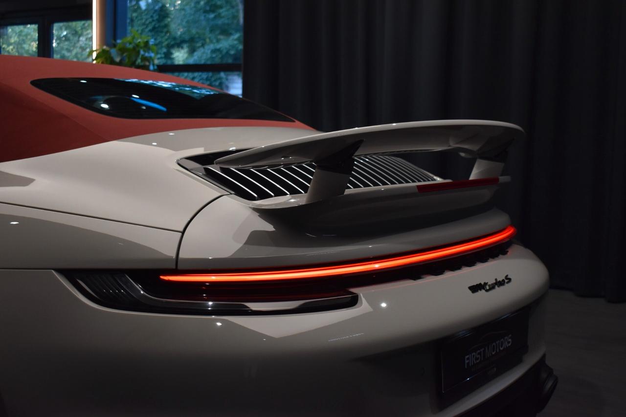 Porsche 911 Turbo S Cabriolet