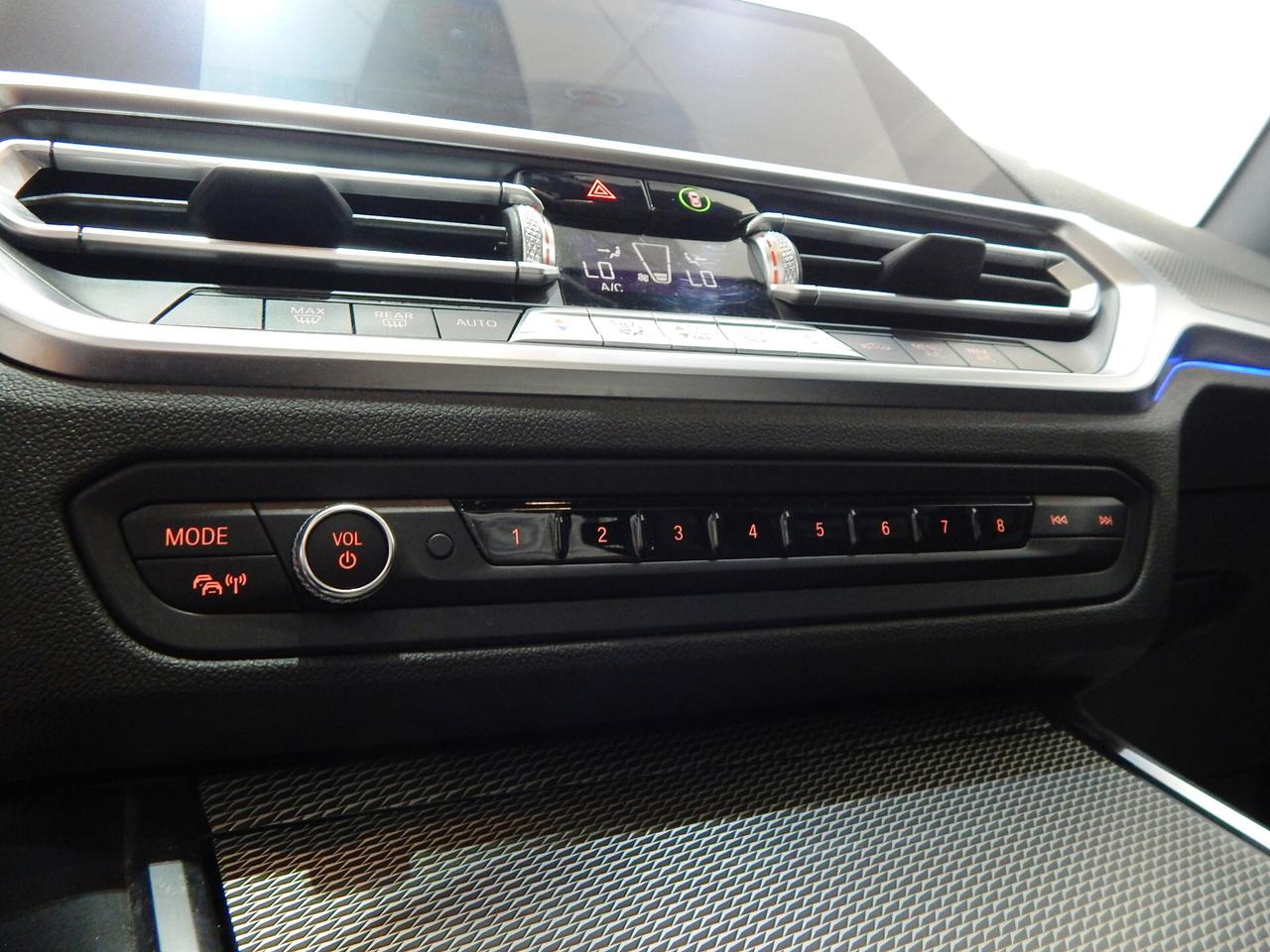 BMW 320 d Touring MSport Aut. TETTO-NAVI-PELLE-RADAR-LED
