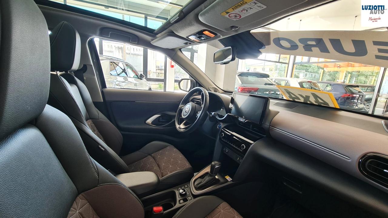 Toyota Yaris Cross 1.5 HYBRID 4WD LOUNGE