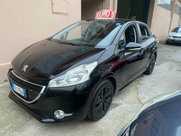 Peugeot 208 1.4 HDi 68 CV neopatentati