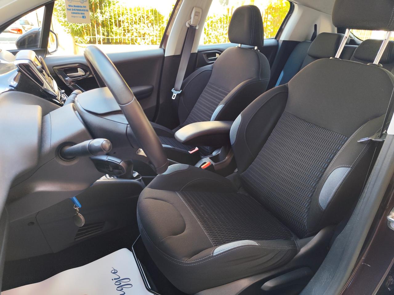 Peugeot 208 1.4 HDi 68CV ALLURE NAVI