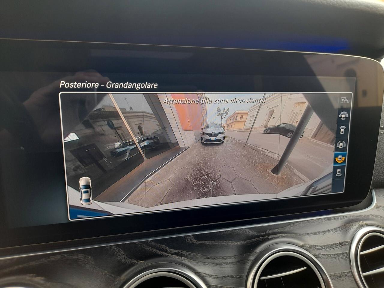 MERCEDES E 220 D AMG LINE BERLINA