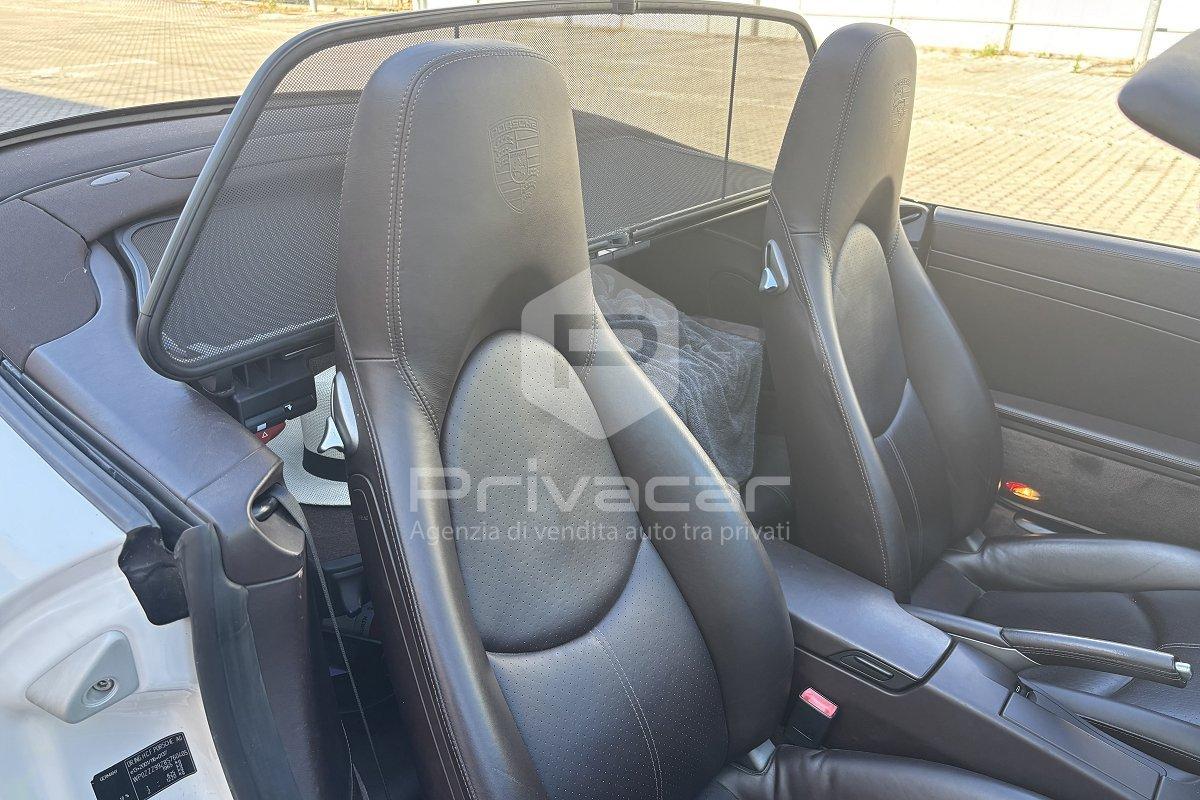 PORSCHE 911 Carrera 4 Cabriolet