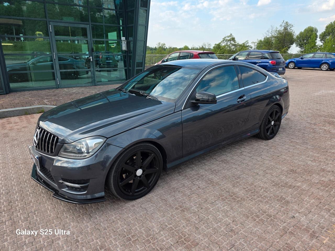 Mercedes C220 coupe AMG valutiamo usato /scambio