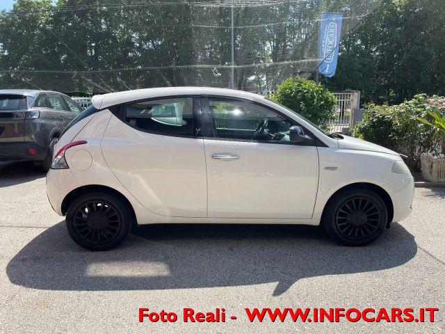 LANCIA Ypsilon 1.2 69 CV Unyca NEOPATENTATI