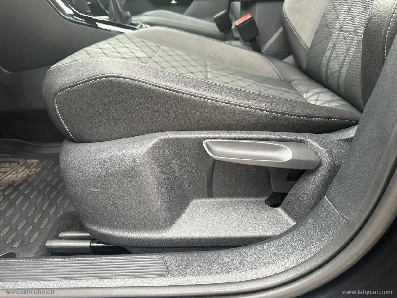 VOLKSWAGEN T-Roc 2.0 TDI SCR R-Line Plus * R LINE *