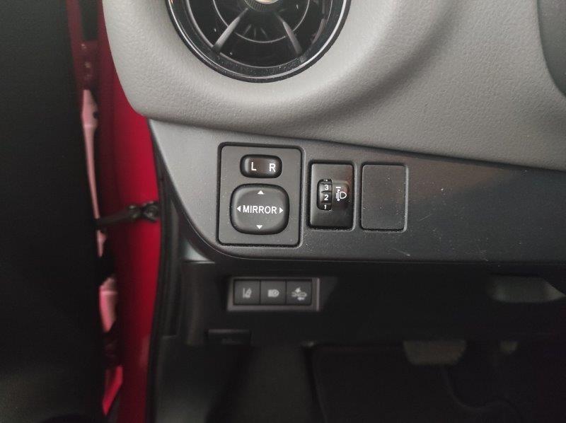 TOYOTA Yaris 3ª serie - Yaris 1.5 Hybrid 5 porte Active