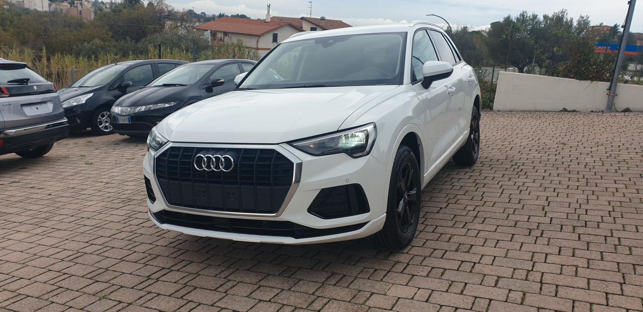 Audi Q3 1.5 TFSI 150 CV Business