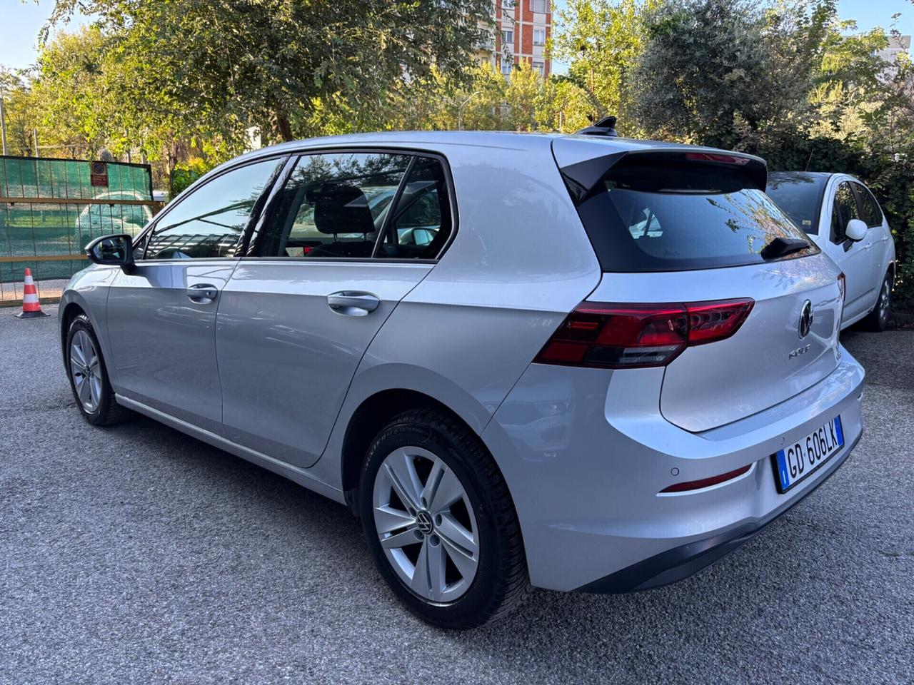 Volkswagen Golf 1.0 eTSI DSG HYBRID OK NEOPATENTATI