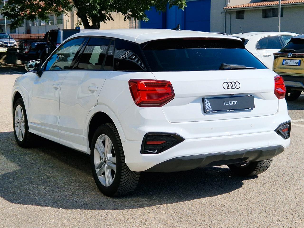 Audi Q2 30 TDI Identity Black