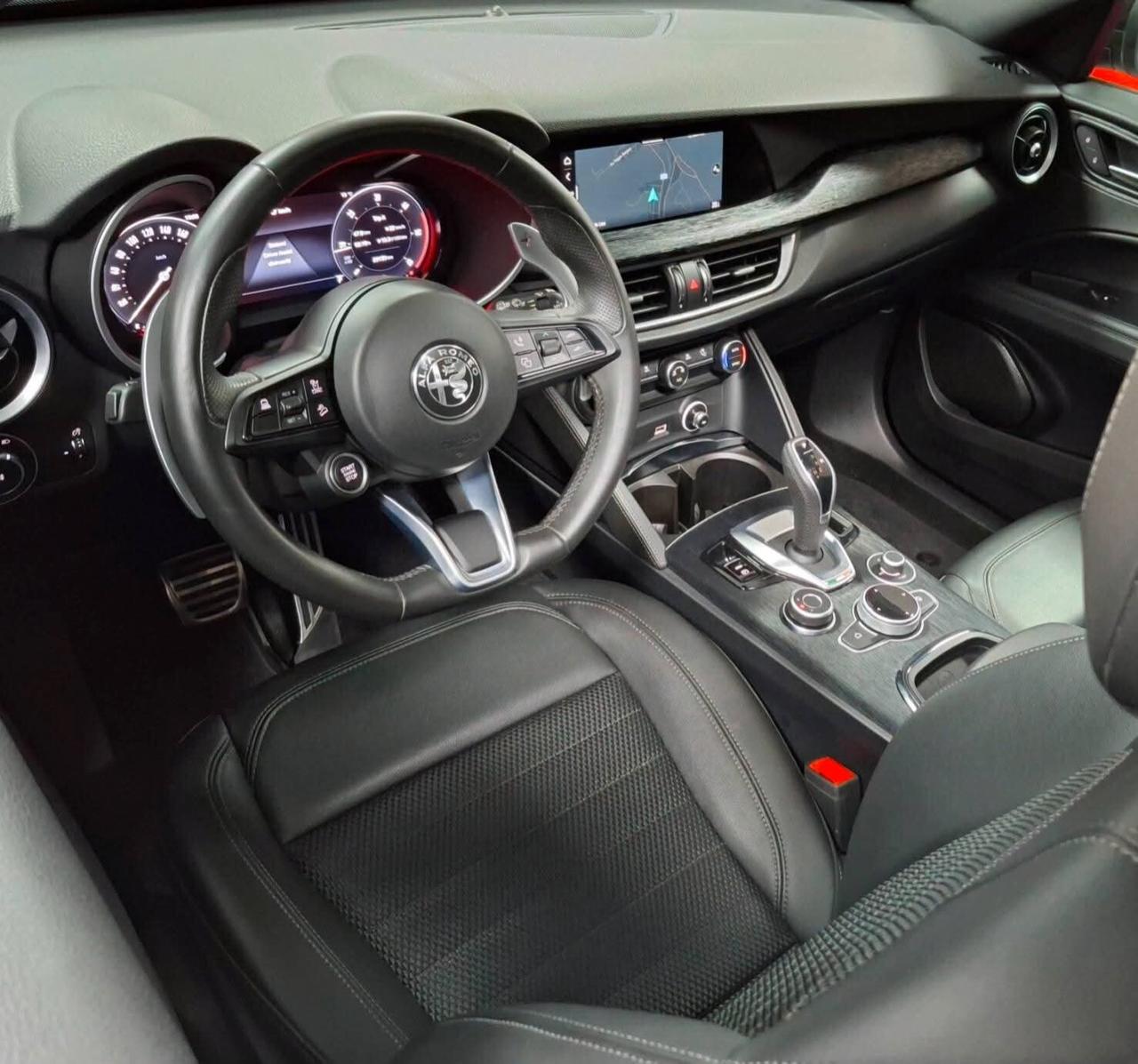 Alfa Stelvio 210 CV Q4 Sprint tetto panoramico full optional