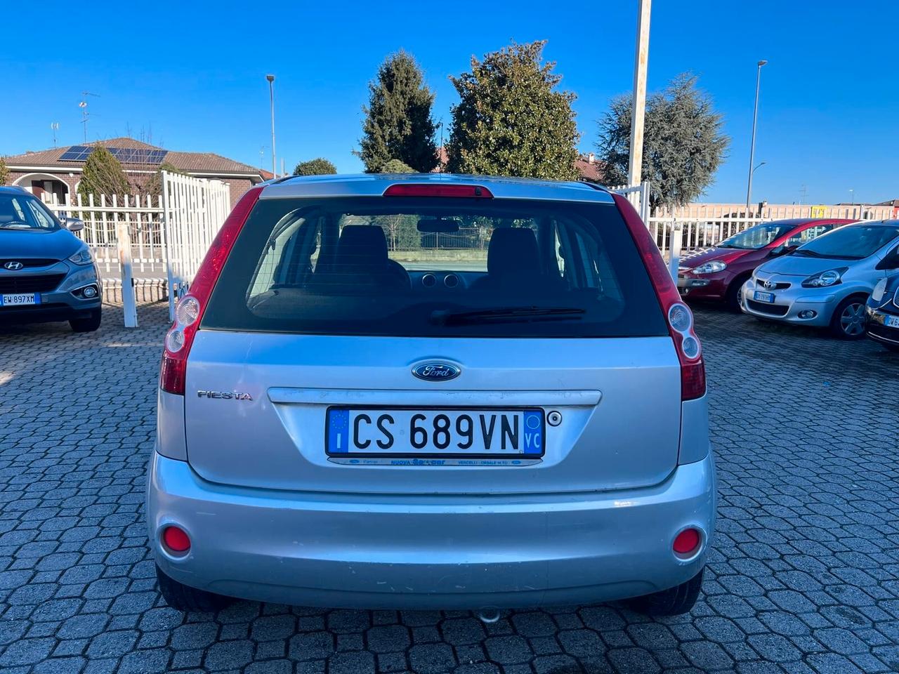 Ford Fiesta 1.2 16V 5p. Ghia