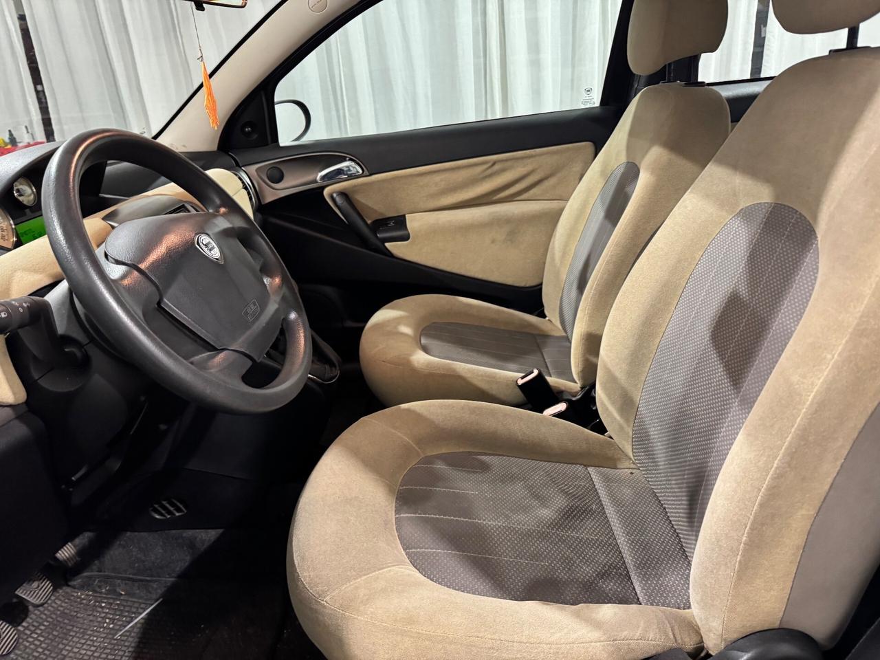 Lancia Ypsilon 1.2 16V Argento