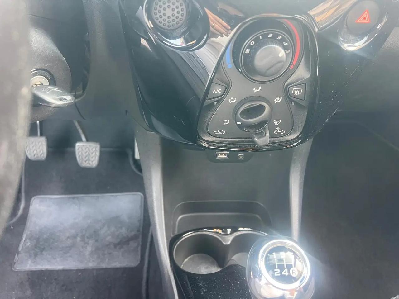 Citroen C1 II 2014 5p 1.2 puretech Shine E6