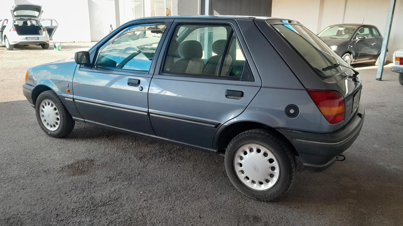 Ford Fiesta 1.1 5 porte Ghia