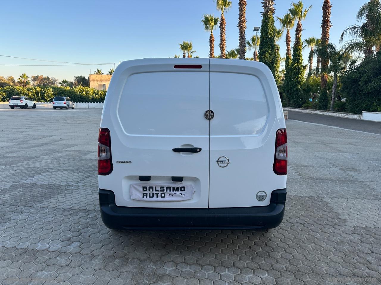 Combo Cargo 1.6 D 100 S&S PC 650kg Ed.