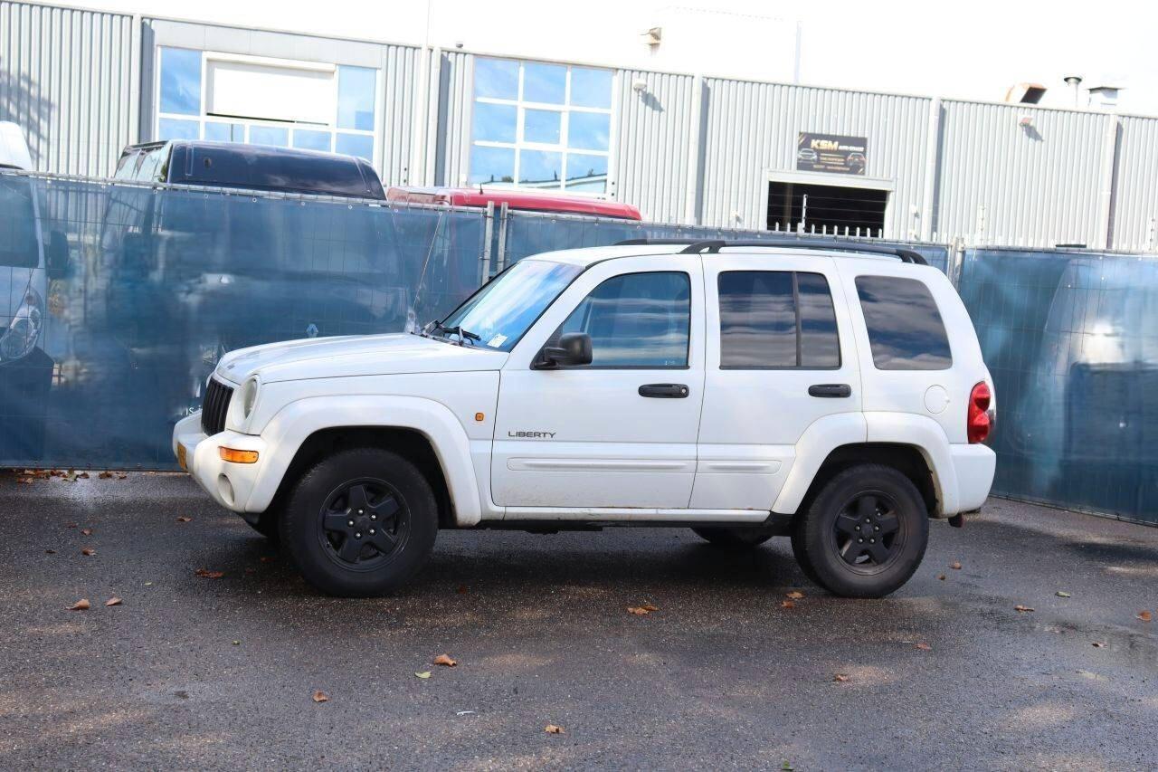 Jeep Liberty 3.7 V6 4X4 automatico 212cv
