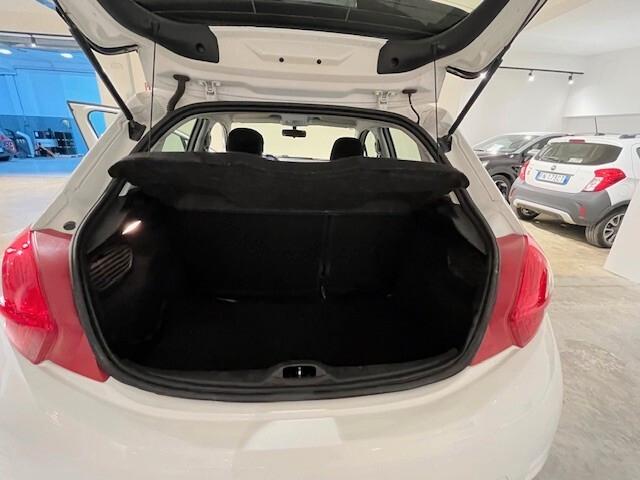 Peugeot 208 1.4 e-HDi 68 CV S&S robotizzato 5 porte Active