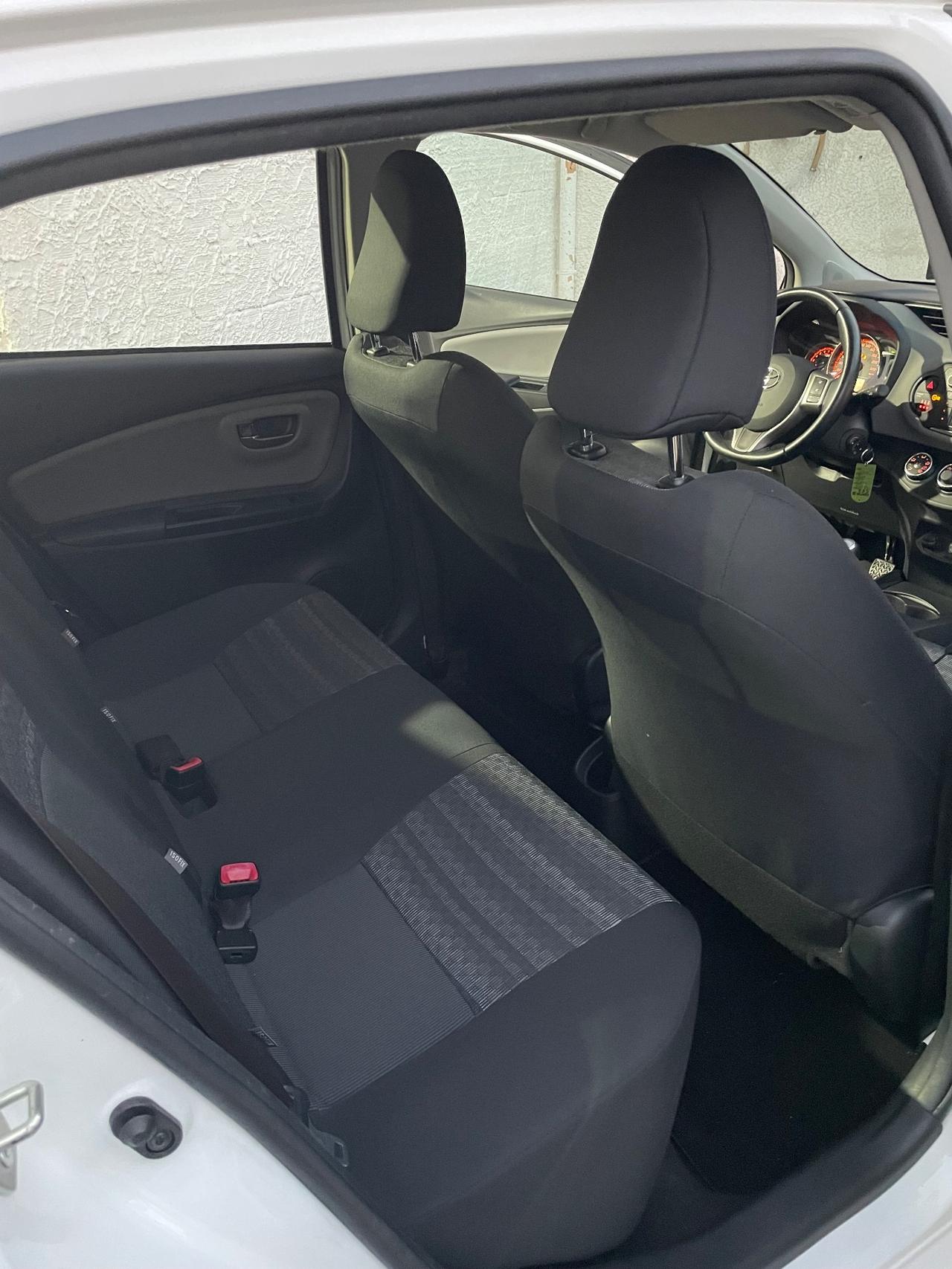 Toyota Yaris 1.0 5 porte Lounge Full navigatore retrocamera dal nord Italia