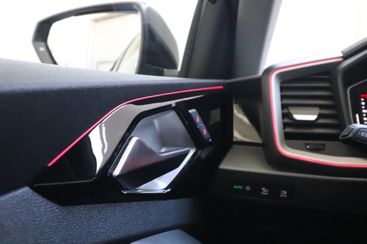 Audi A1 Sportback 30 Tfsi S-tronic S-line Black Identity