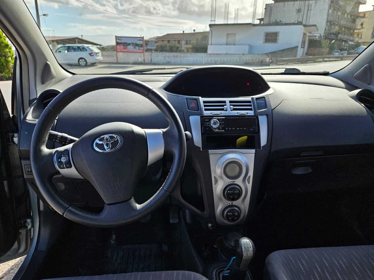 Toyota Yaris 1.0 5 porte