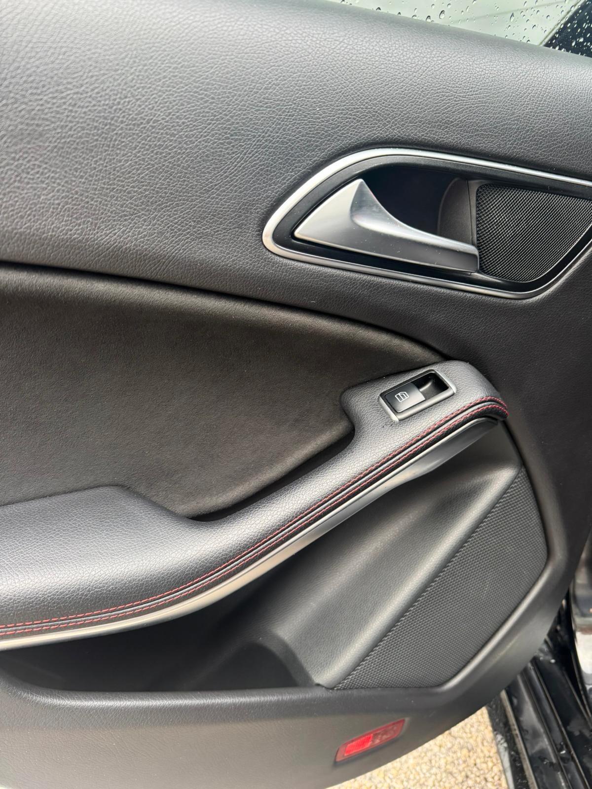 Mercedes-benz CLA 220 berlina d Automatic Premium amg Garanzia