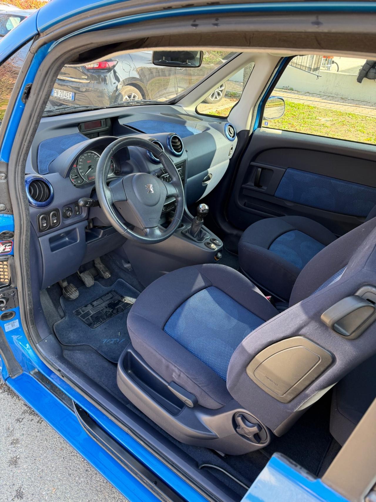 Peugeot 1007 1.4 Happy