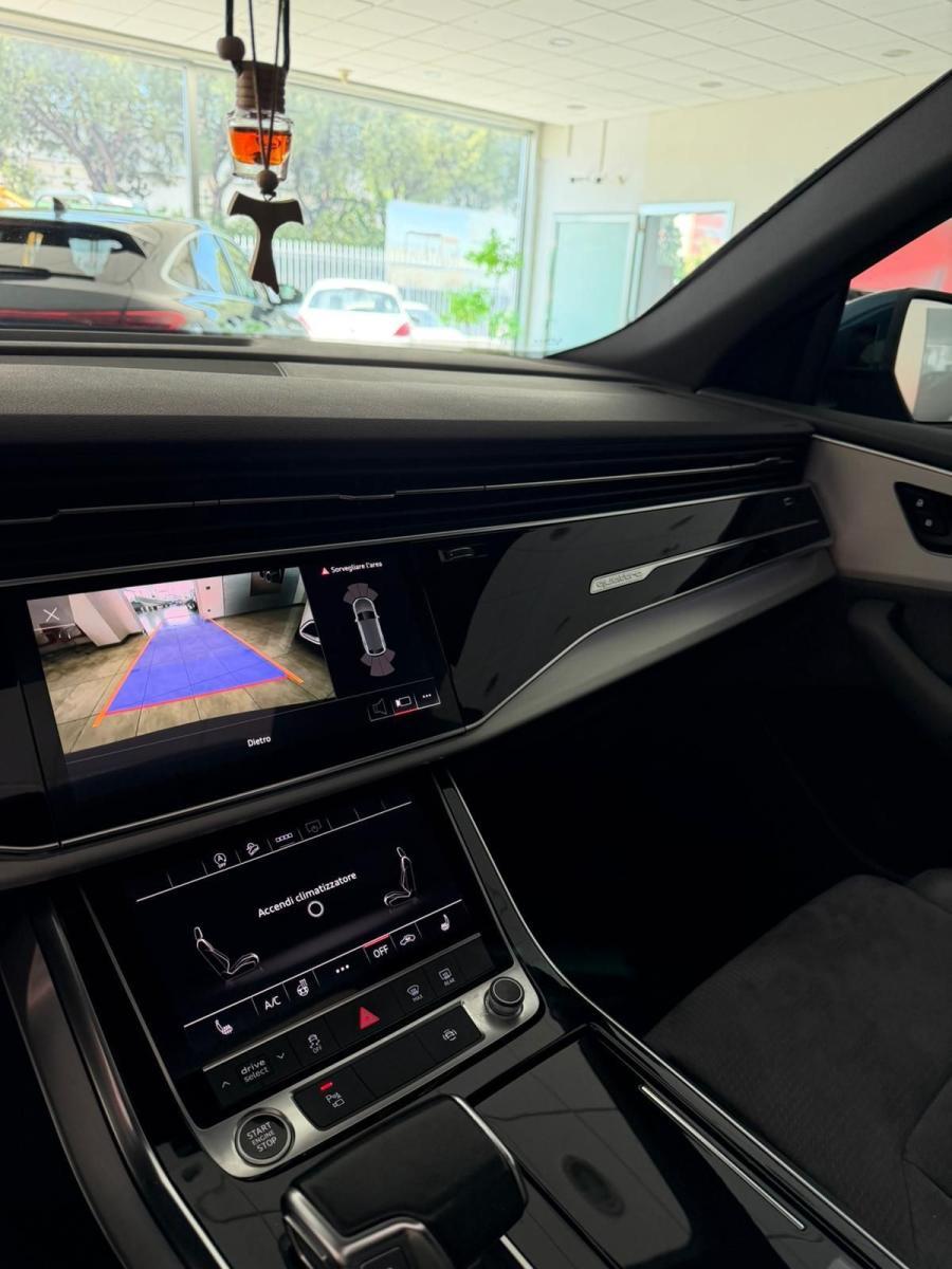 AUDI - Q8 - 50 TDI 286 CV quattro tiptronic Sport